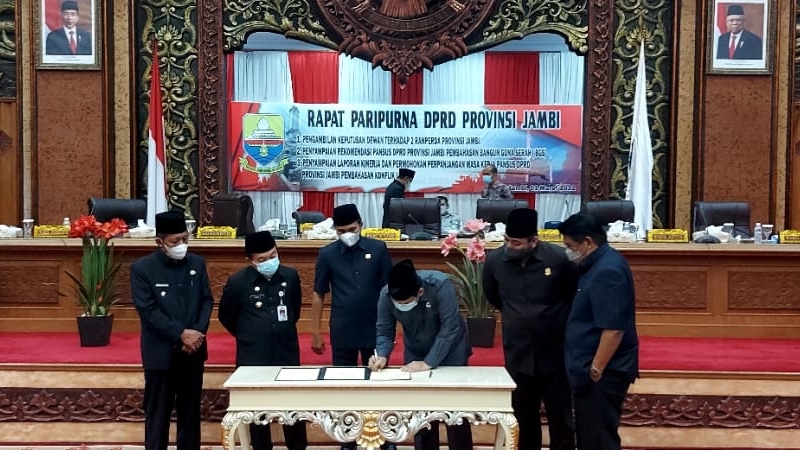 Rapat paripurna pengesahan dua Ranperda menjadi Perda di DPRd Provinsi Jambi 