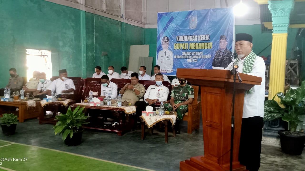 Bupati Mashuri saat sosialisasi Pilkades serentak 