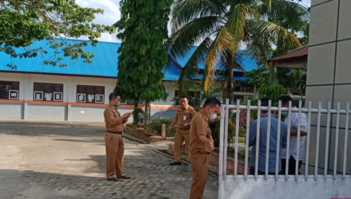 Pejabat Disdik Provinsi Jambi saat sambangi SMAN 3 Muaro Jambi