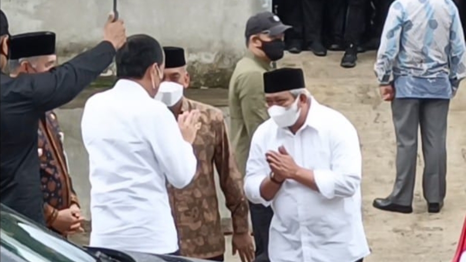 Direktur PT EBN, Nur Jatmiko saat sambut kedatangan Presiden Jokowi di Pasar Angso Duo Baru Jambi 