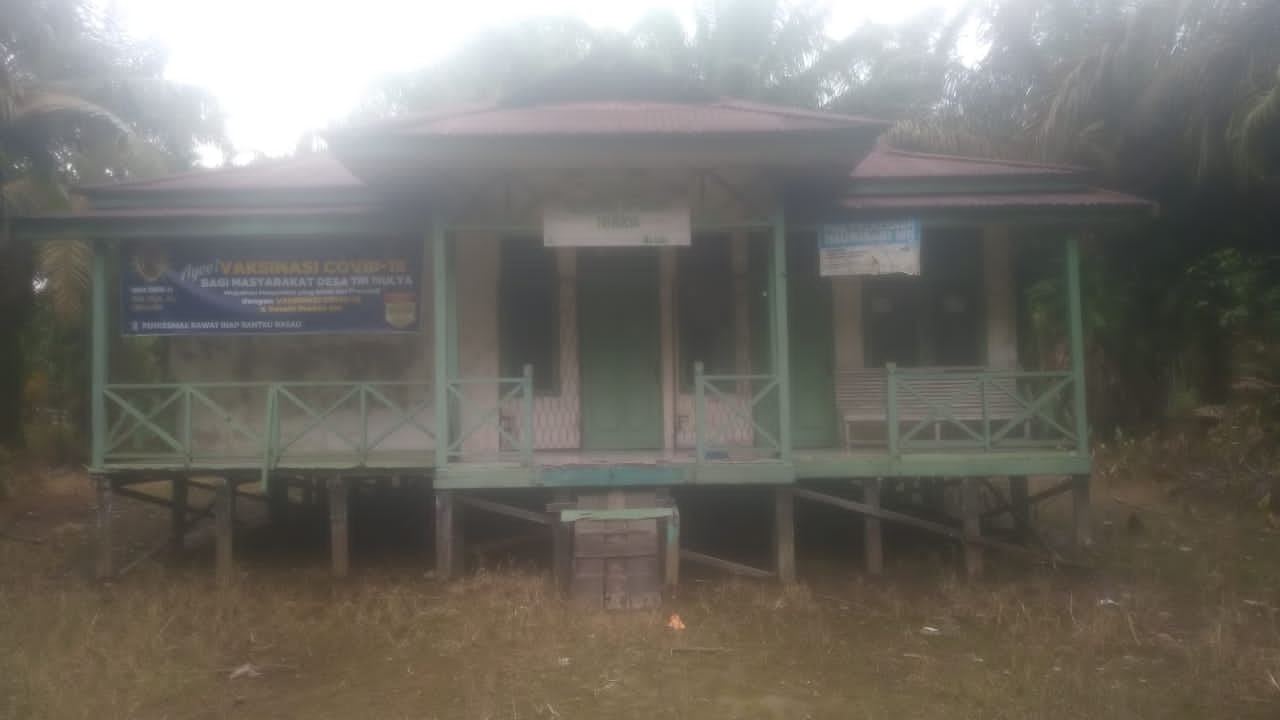 Foto tampak depan Puskesmas Pembantu  di Desa Tri Mulya, Rantau Rasau,