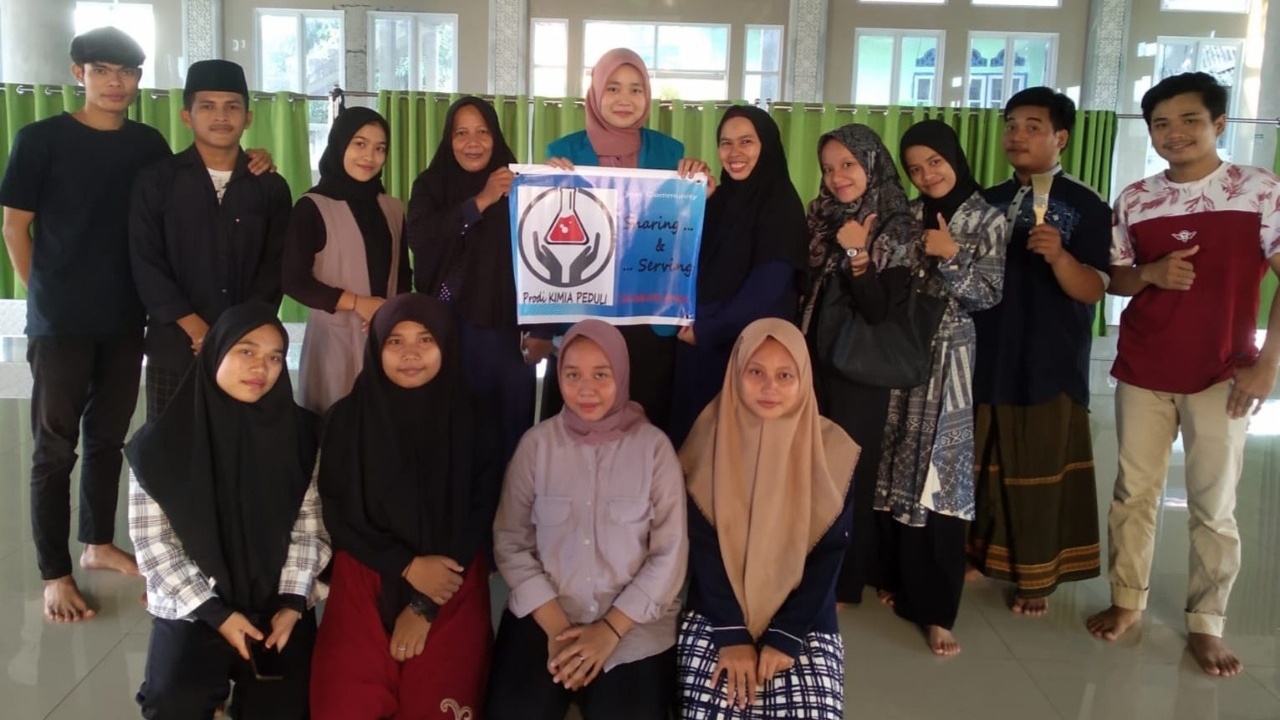 Prodi Kimia Fakultas Saintek UIN Jambi saat gelar aksi peduli Ramadan 