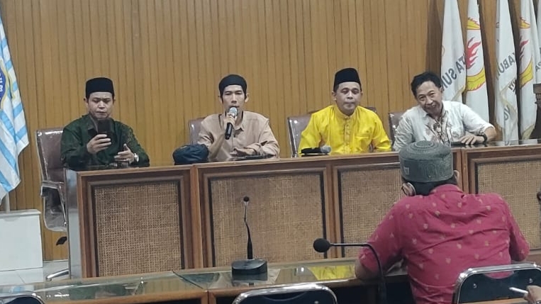 Ketua KONI Provinsi Jambi, Budi Setiawan (dua dari kiri)