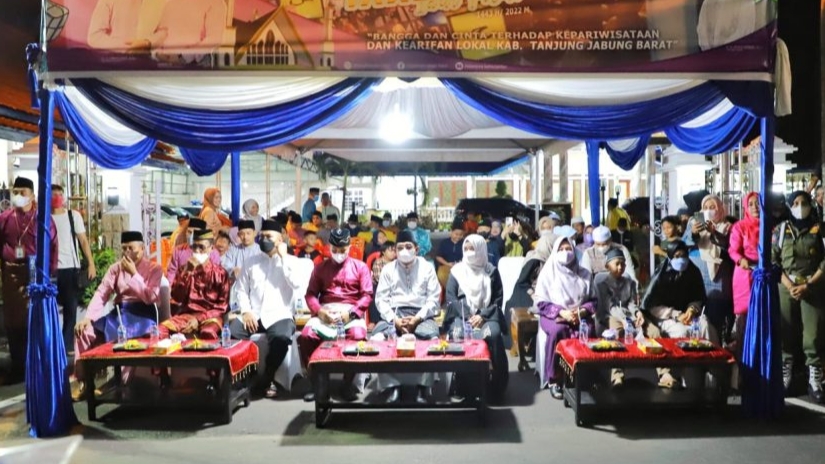 Bupati Anwar Sadat saat pelepasan festival pawai takbiran Idul Fitri 1443 H