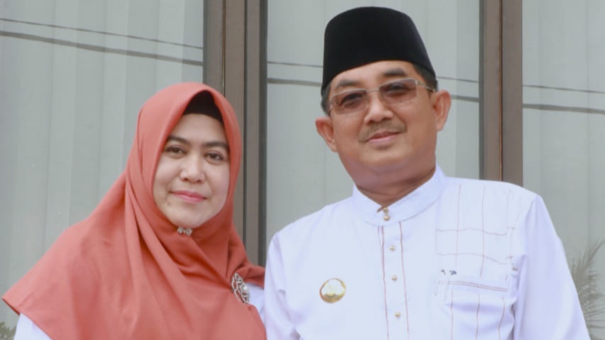 Bupati Anwar Sadat dan Umi Fadhilah Sadat
