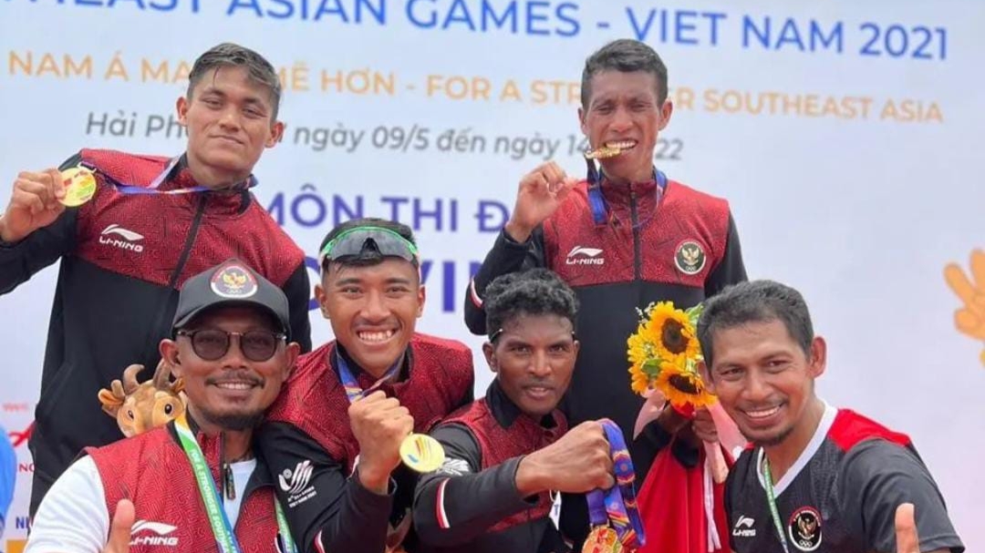 M. Ali Mardiansyah bersama rekannya berhasil meraih emasi di nomor Lightweight Man’s Quadruple Scull