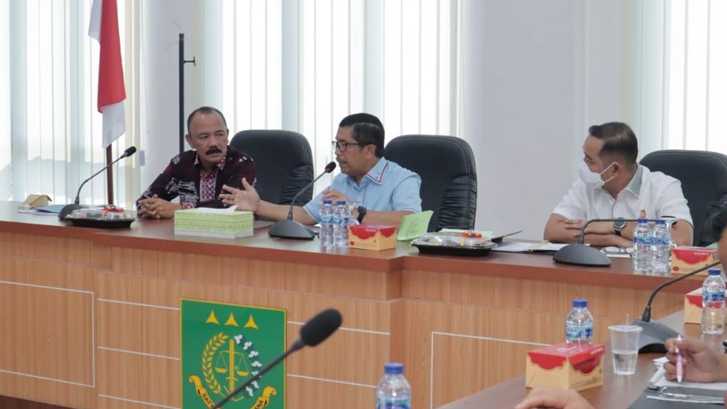 Kajati Jambi saat hadiri pemaparan proyek strategis Provinsi Jambi di Kejati Jambi