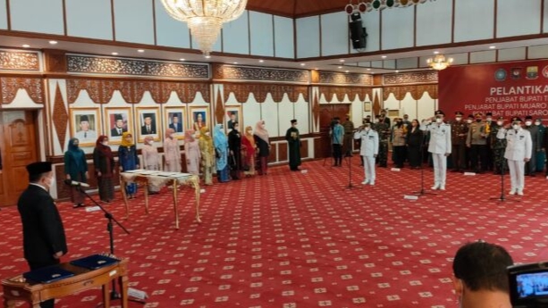Gubernur Al Haris saat lantik Henrizal, Bachyuni dan Aspan jadi Pj Bupati 