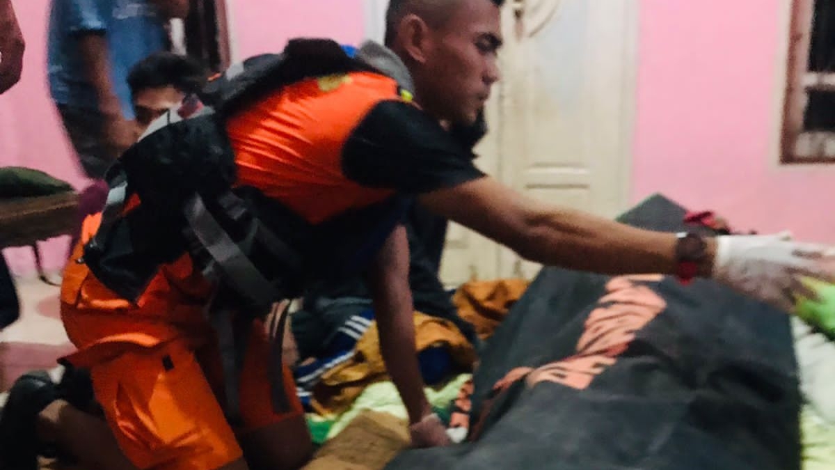 Korban tenggelam di Sungai Batanghari dan anggota Basarnas Jambi 