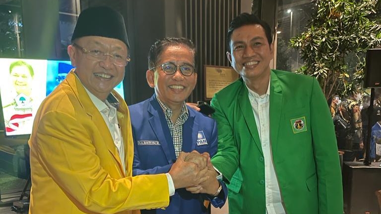 Fadhil Arief (kanan), H. Bakri dan Cek Endra