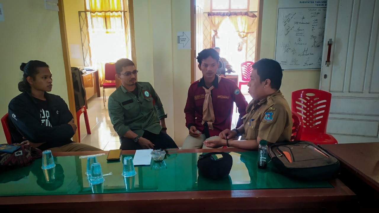 PPPRI Tanjab Barat dan Mapala Pamsaka bersama Lurah Tungkal III 