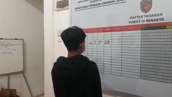 Seorang remaja yang diduga mucikar saat diamankan Polisi