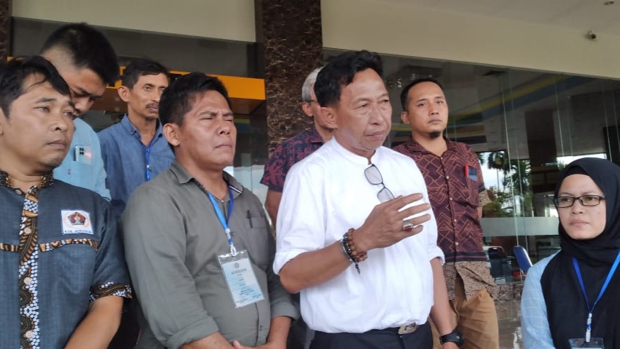 Hery FR bersama para pendukungnya 