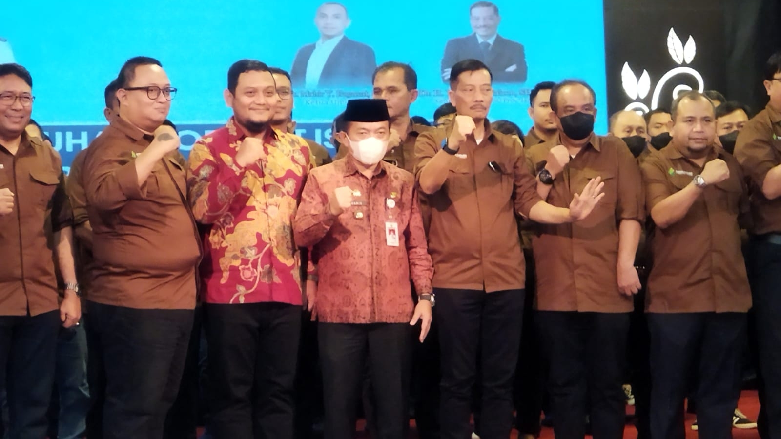 Gubernur Al Haris saat pengukuhan Forum TJLSBU/CSR Provinsi Jambi 