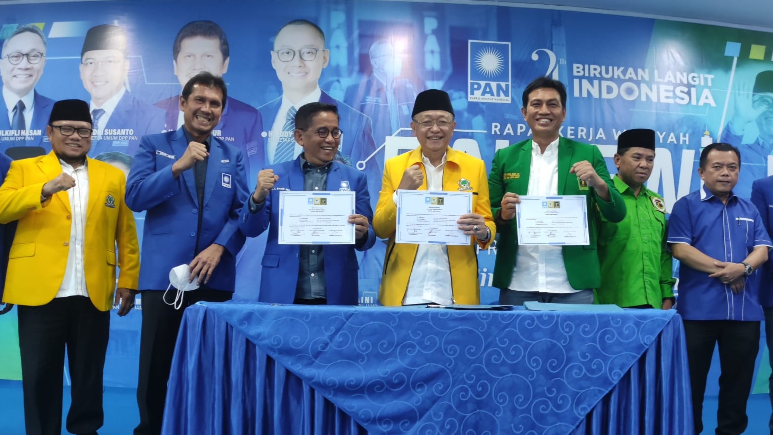 PAN, Golkar dan PPP Jambi saat tandatangani kesepakatan KIB