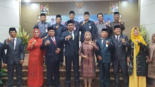 Wabup Nilwan Yahya saat pelantikan lima pejabat Pemkab Merangin