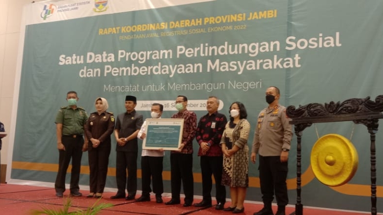 Gubernur Al Haris saat hadiri Rakorda pendataan regestrasi awal sosia ekonomi 2022