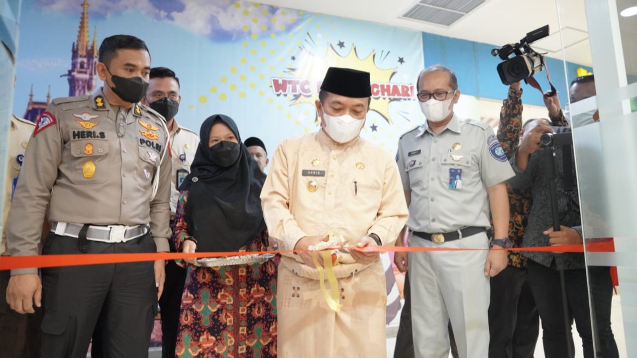 Gubernur Al Haris saat rakor tim pembina Samsat