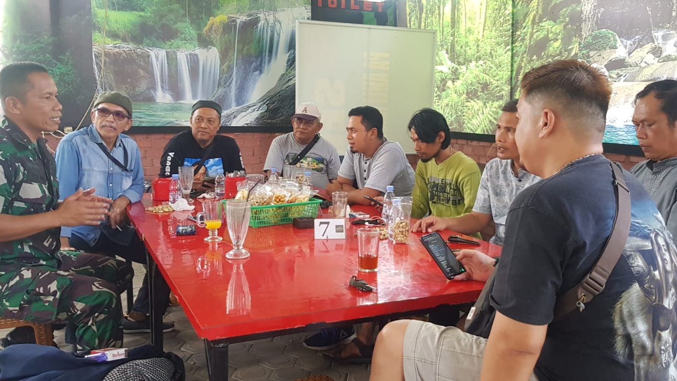 Pasiter Mayor Inf Beni bersama awak media