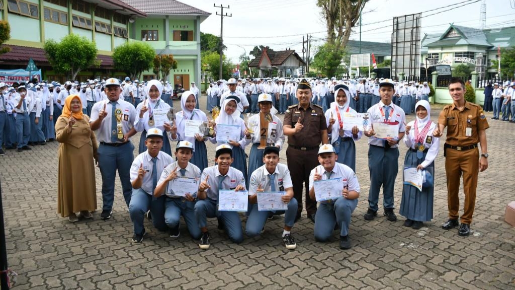 Tim Penkum Kejati Jambi saat lakukan giat JMS di SMAN 1 Kota Jambi