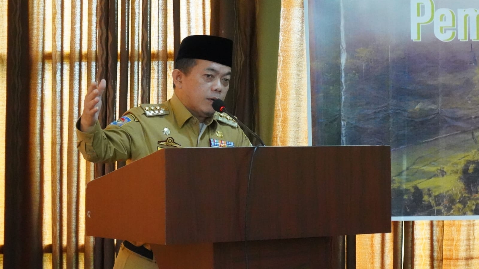 Gubernur Al Haris