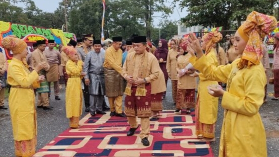 Gubernur Al Haris saat hadiri HUT ke 23 Sarolangun 