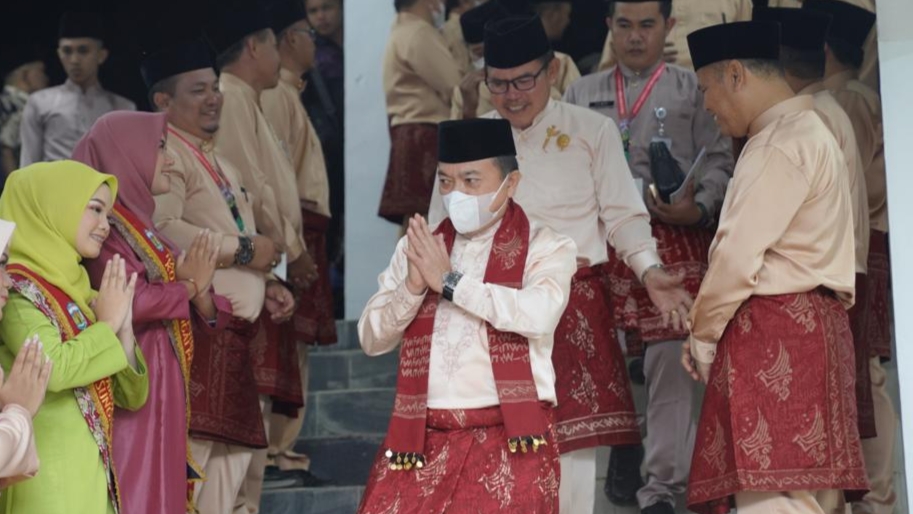 Gubernur Al Haris saat buka MTQ ke-51 Provinsi Jambi di Sungai Penuh 