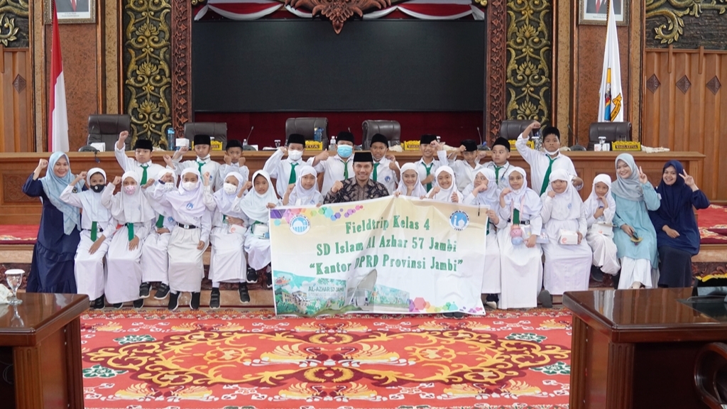 Edi Purwanto Terima Fieldtrip Siswa SD Islam Al Azhar 57 Jambi di DPRD Provinsi Jambi 