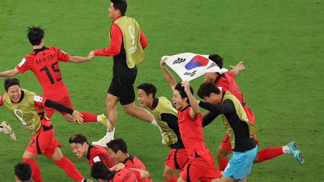 Korsel saat mengalahkan Portugal 2-1 bertanding di Education City Stadium, Jumat (2/12)
