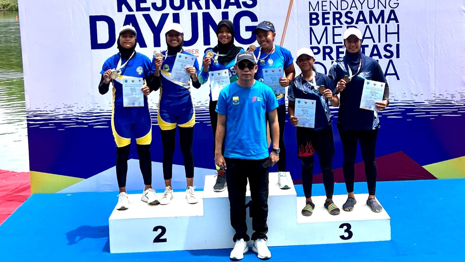 Devi dan Ancol raih emas WC2 500 di Kejurnas Dayung Karawang, Sabtu (10/12)