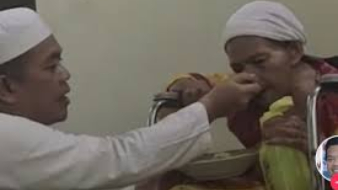 Gubernur Al Haris bersama Ibunda 