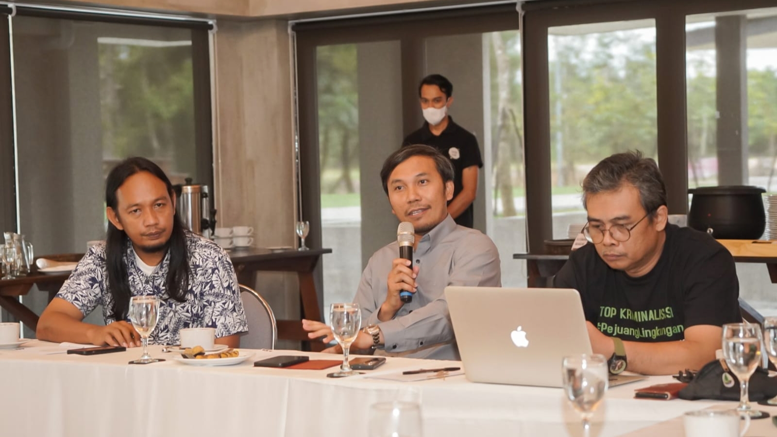 Edi saat menjadi narasumber FGD migitasi konflik sosial di Eco Nusantara, Jaluko, Kamis (15/12)