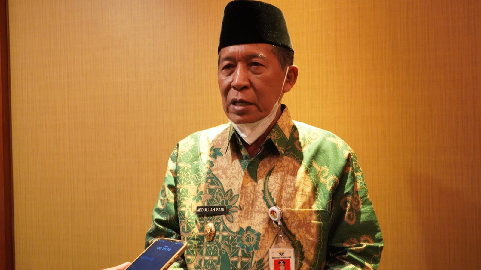 Abdullah Sani usai rapat lintas sektor RTRW Provinsi Jambi di Le Meridien Hotel, Kamis (15/12)