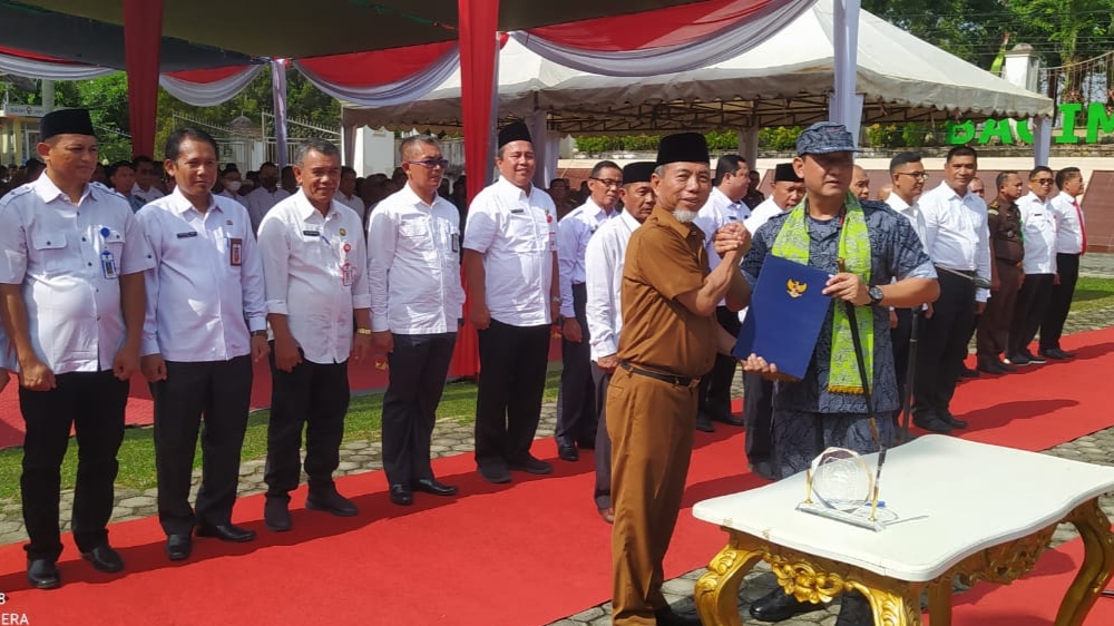 Mashuri saat deklarasi pencegahan Narkotika di halaman Kantor Bupati Merangin, Senin (19/12)