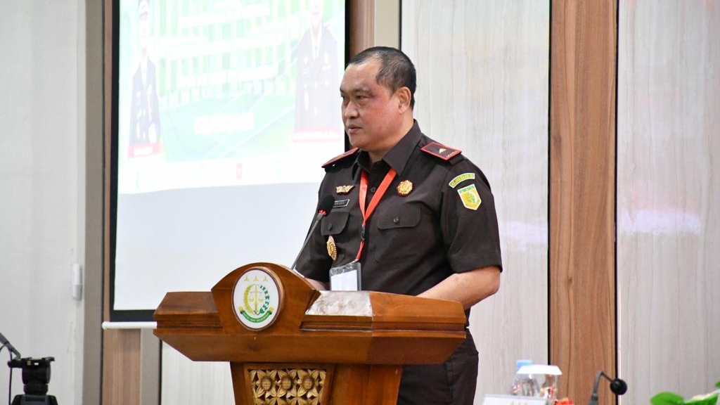 Wakajati Jambi, Bambang Gunawan saat berikan arahan di Rakerda Kejati Jambi 