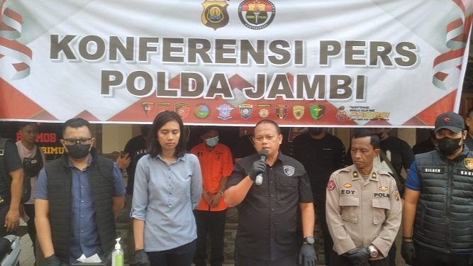 Wadirkrimum saat ungkap kasus begal Mayang Kota Jambi di Mapolda Jambi, Selasa (27/12)