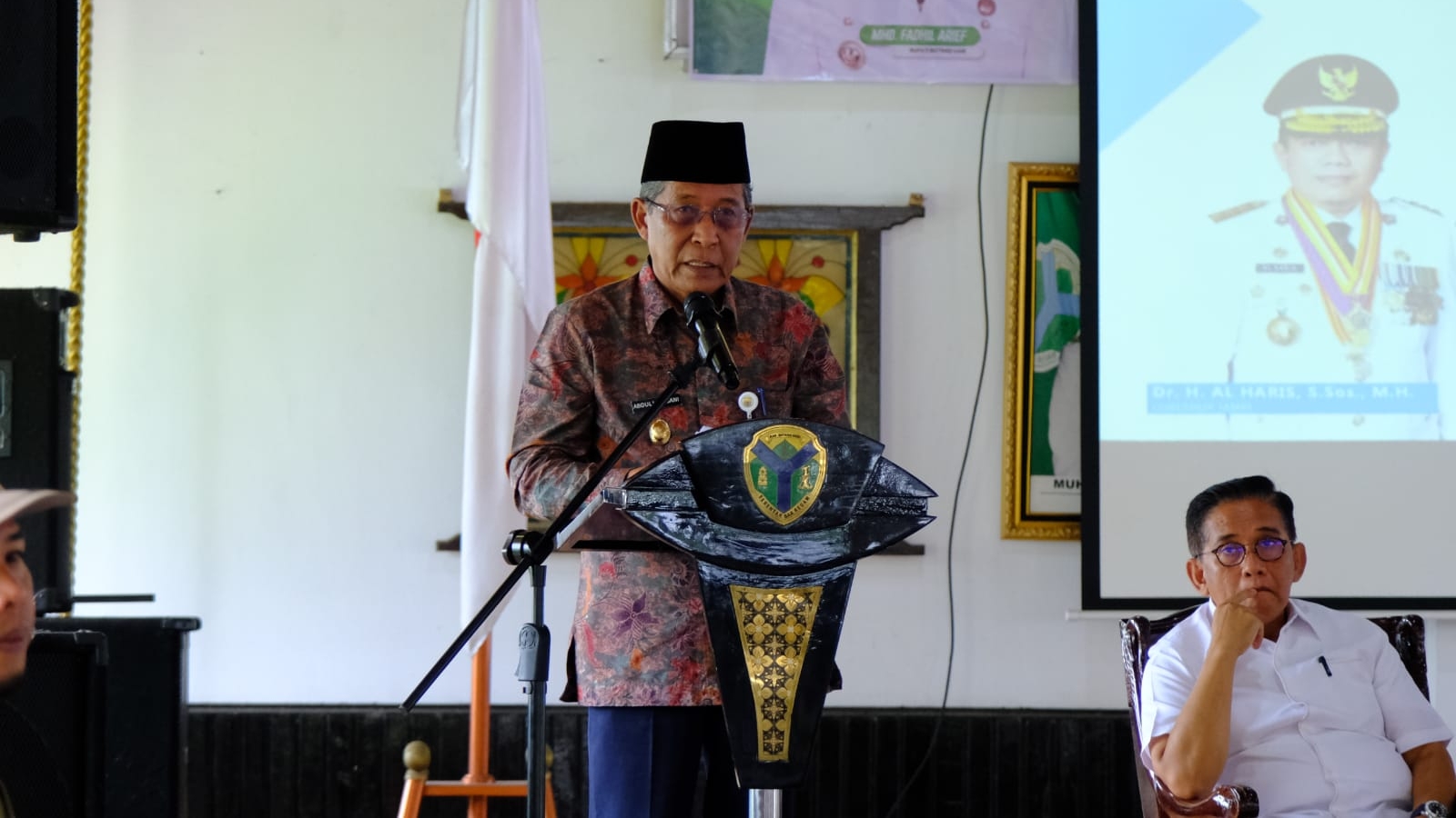 Wagub Jambi, Abdullah Sani saat penyampaian sambutan di Rumdis Bupati Batanghari, Kamis (19/1)