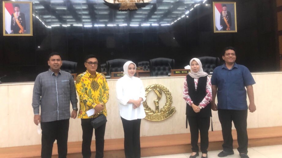 Anggota Banmus DPRD Provinsi Jambi studi banding ke DPRD Jawa Barat, Rabu (18/1)