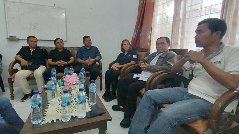 Pengurus SMSI Sumut dan Samosir di Kantor Dinas Pariwisata Pemkab Samosir, Jumat (20/1)
