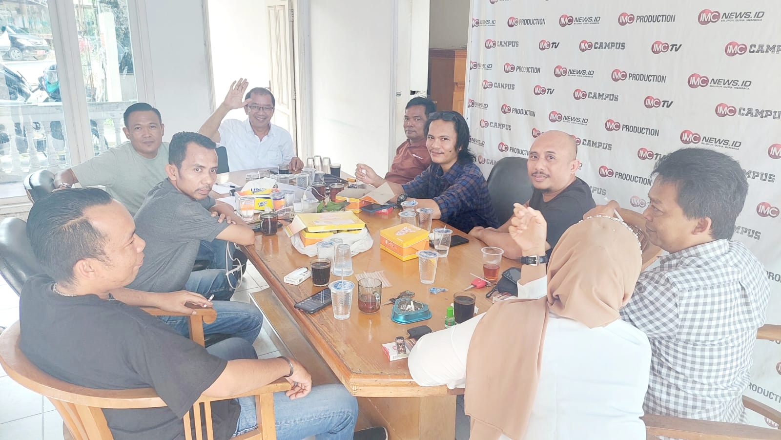 Rapat pertemuan pengurus SMSI Jambi persiapan keberangkatan HPN 2023 di Medan, Senin (30/1)