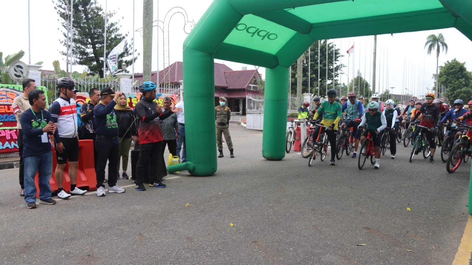 Al Haris lepas Fun Bike Gowes to Gambut di Perkantoran Muara Sabak, Sabtu (4/2)