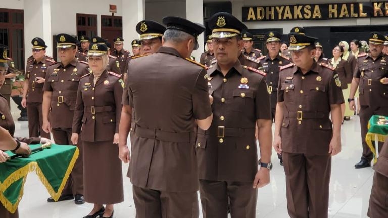 Jufri saat dilantik menjadi Kajari Binjai, Senin (13/2)