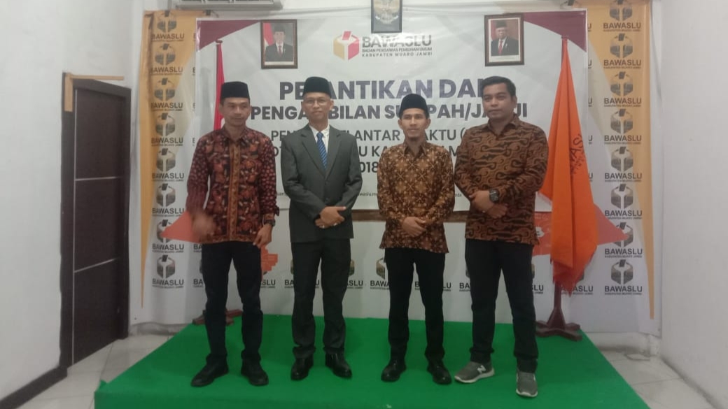 Pelantikan PAW Bawaslu Muaro Jambi Raden Saharuddin, Selasa (14/2)