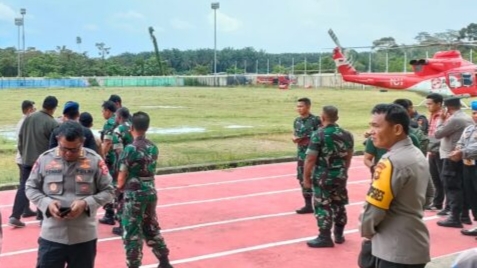 Suasana di Posko KONI Merangin menunggu kedatangan evakuasi Kapolda Jambi, Selasa (21/2)