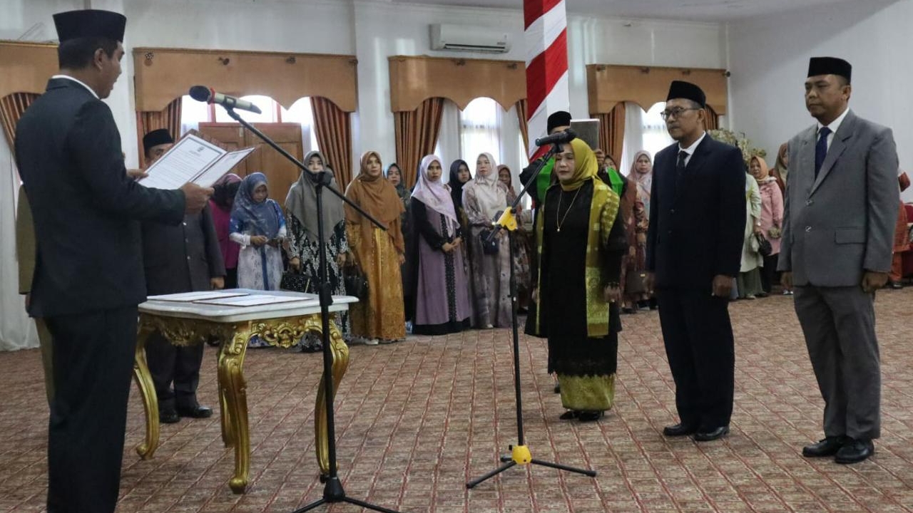 Wabup Nilwan lantik tiga pejabat eselon II Pemkab Merangin, Jumat (24/3)