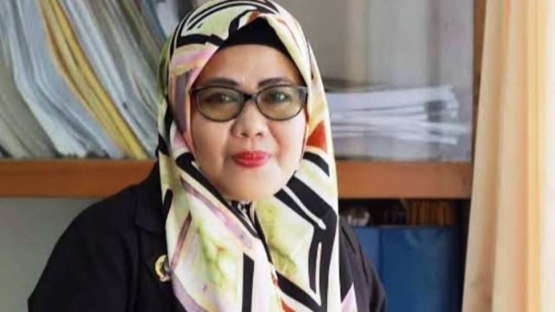 Komisioner KPU Provinsi Jambi, Ahdiyenti