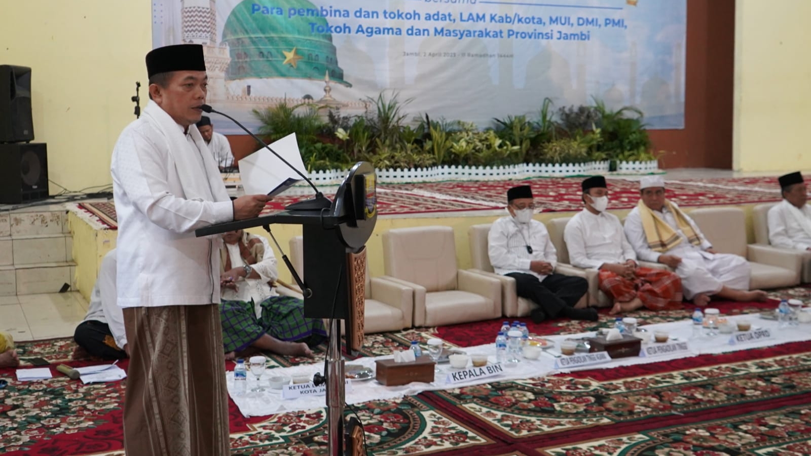 Gubernur Al Haris buka puasa bersama pengurus LAM Jambi, Minggu (2/4) malam