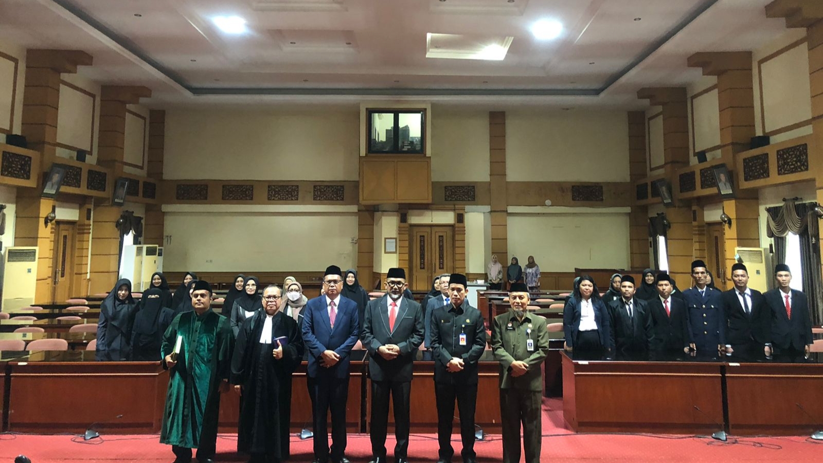 Sekda Sudirman Lantik 27 Pejabat Fungsional di Aula Dinas Pendidikan Provinsi Jambi, Jumat (14/4)