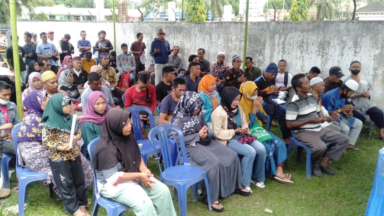 Gubernur Al Haris Bagikan 600 Paket Sembako jelang lebaran Idul Fitri 1444 H