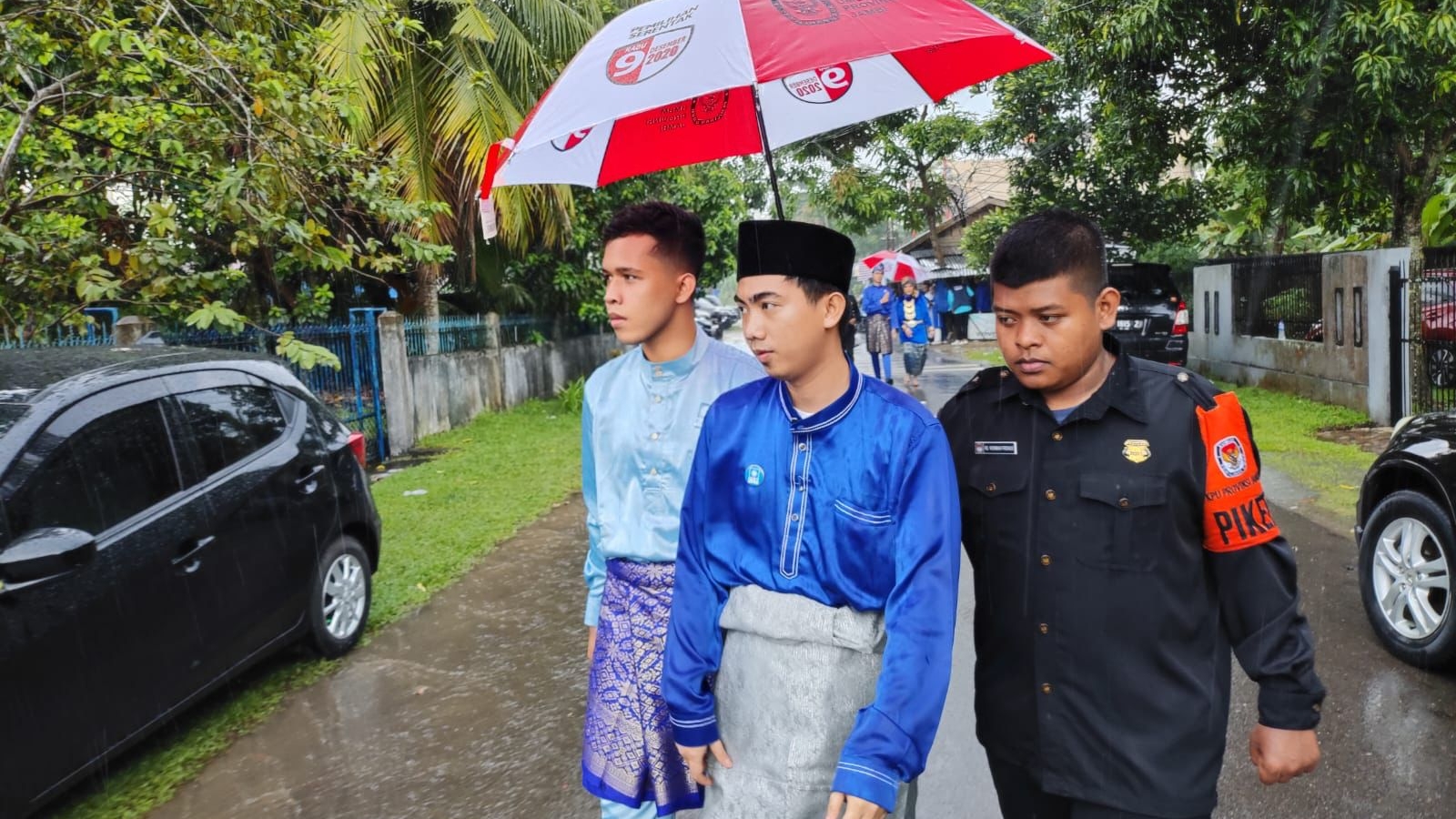 Adib Mubarok dan Peni turut hadir di pendaftaran Bacaleg PAN ke KPU, Jumat (12/5)